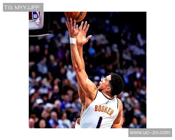 吉莱斯皮称赞布克决策果断自己专注于接球投篮半场贡献12分